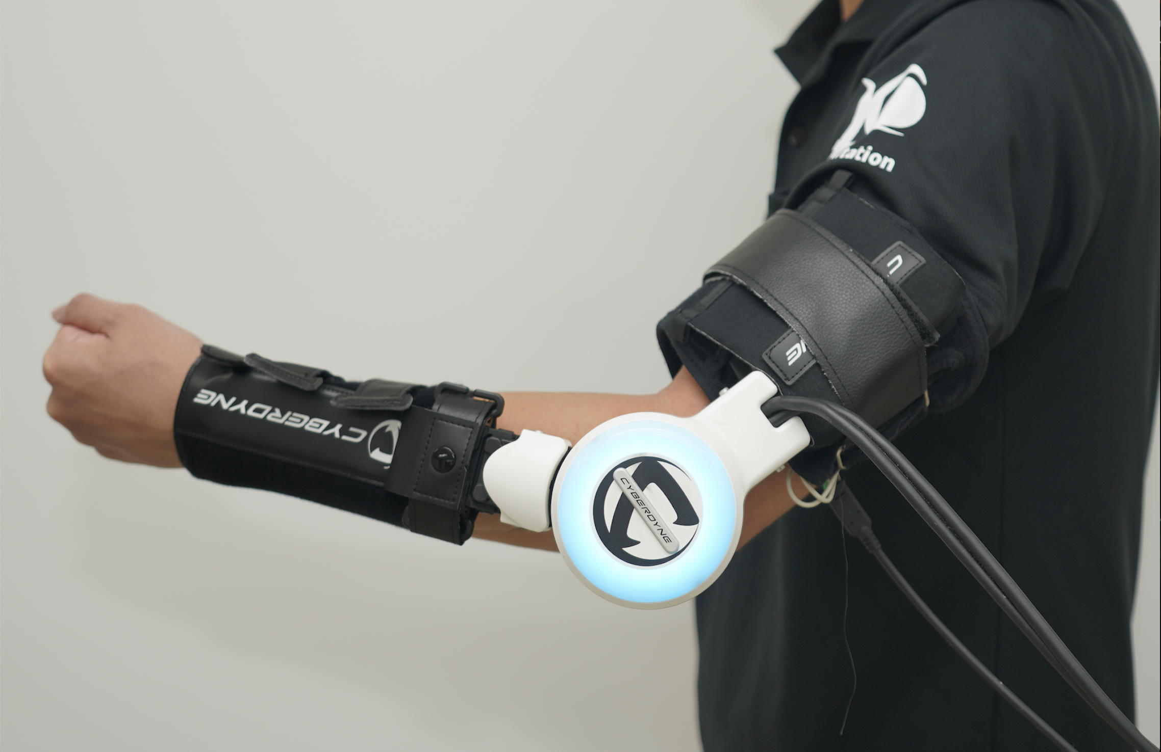 HAL装着による歩行訓練の様子